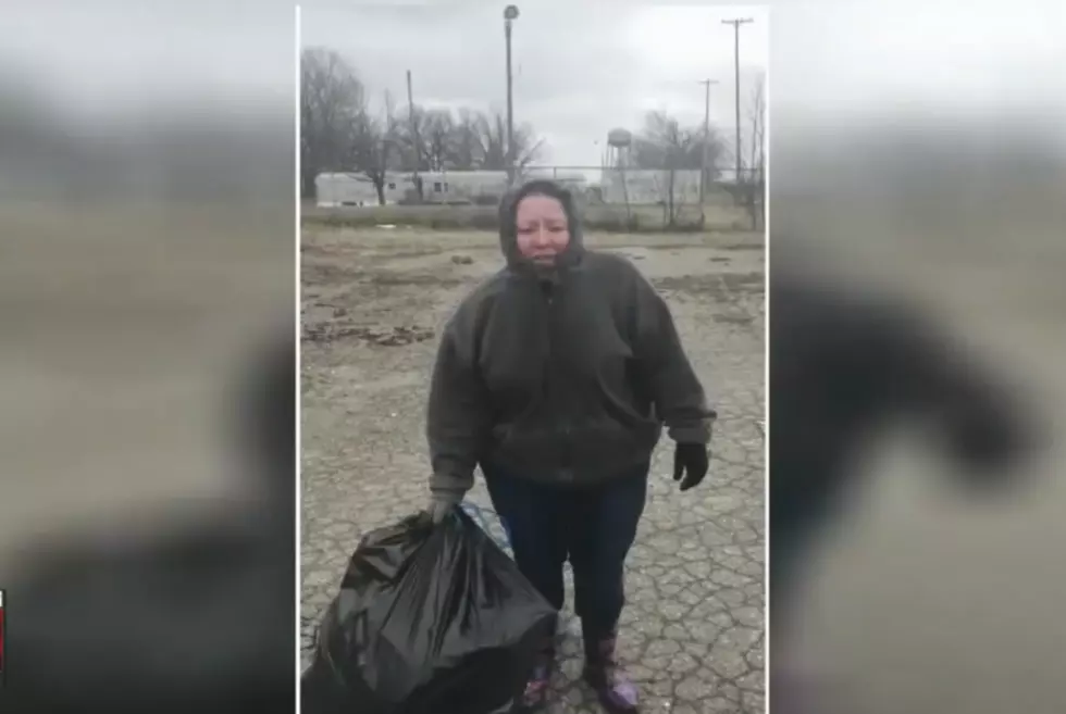 Flint Couple Poses &#8216;One Garbage Bag Challenge&#8217; [VIDEO]