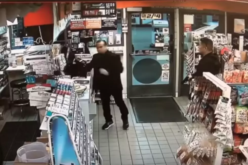 Off-Duty Cop Pulls a Gun on Customer He Thinks is Stealing Mentos [VIDEO]