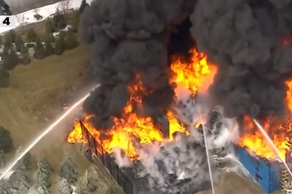 Massive Fire Burning Now In Auburn Hills Near I-75 [VIDEO]