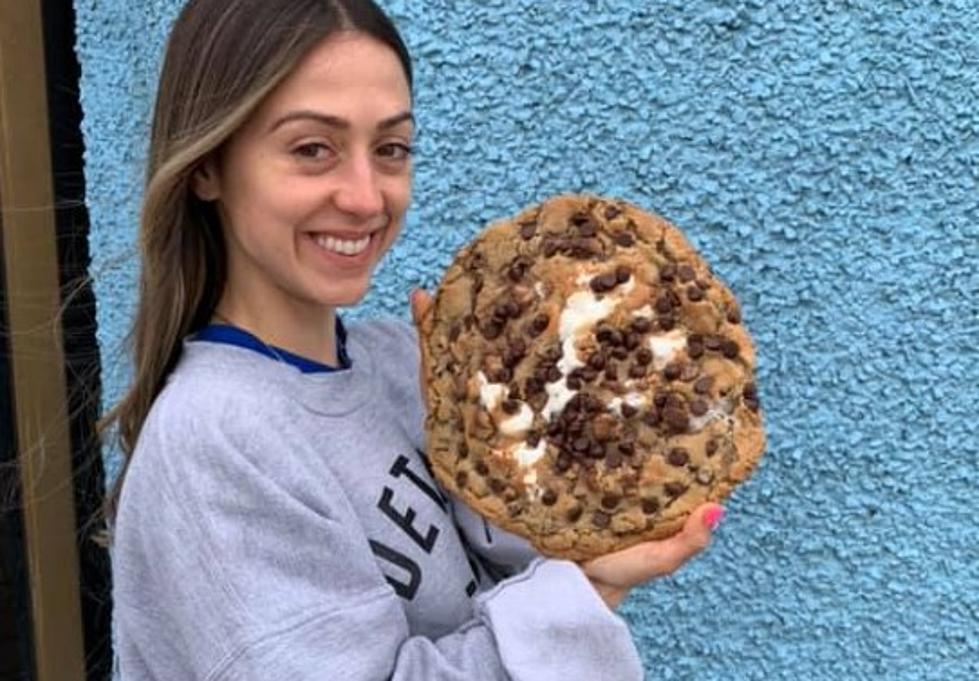 MI Bakery Sells Big Cookie Stuffed with Reeses, Marshmallows 