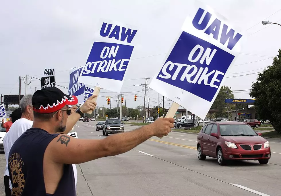 UAW Picketers Hit by Truck at Swartz Creek Plant