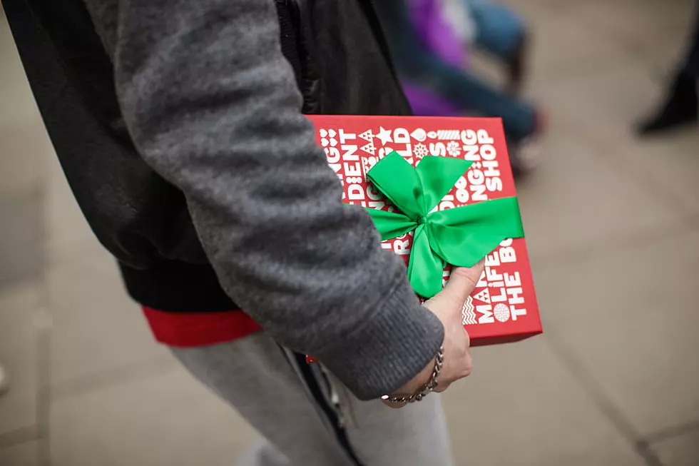 Study Shows That People LIKE Badly-Wrapped Christmas Gifts