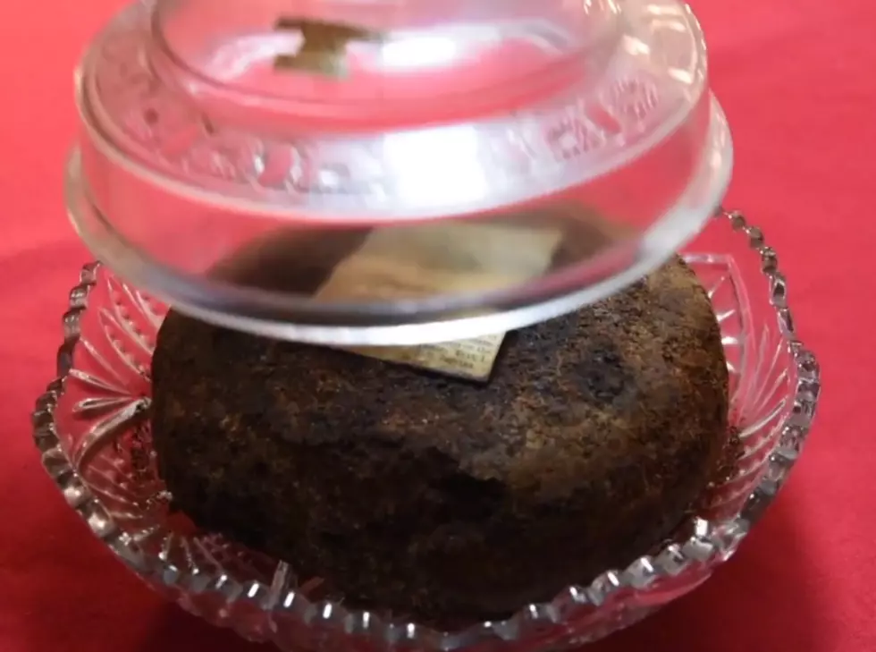 Michigan Family has a 141-Year-Old Christmas Fruitcake