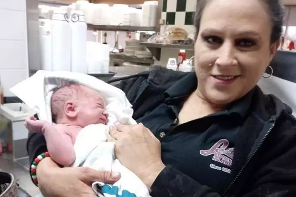 Detroit Waitress Didn't Know She Was Pregnant, Gave Birth at Work