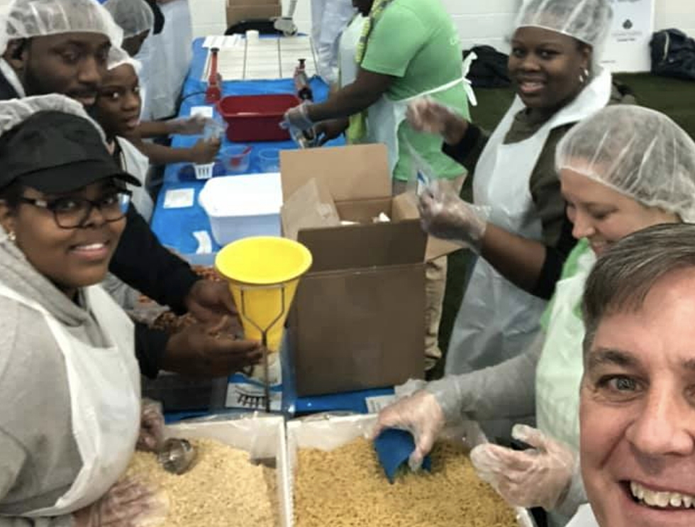 760+ Volunteers Pack Meals in Flint for MLK Day – The Good News
