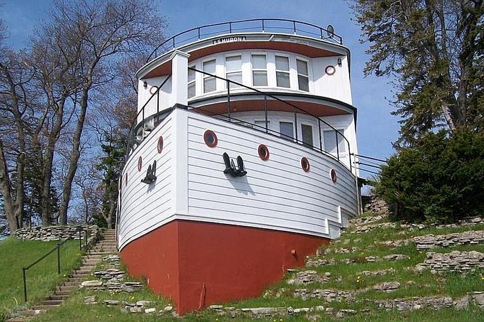 House or Boat? Check Out This Actual ‘Land Yacht’ in Aus Gres