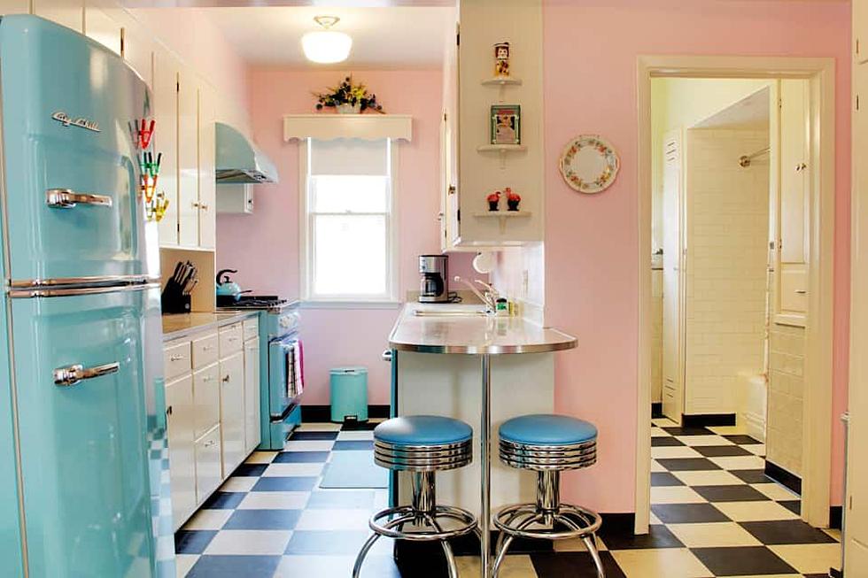 This Frankenmuth House Has a ’50s-Theme Along With Some Comfy, Modern Features
