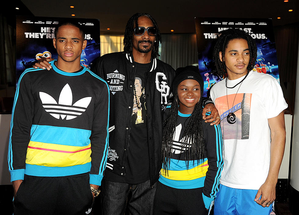 Snoop Dogg’s Son Tricks Dad, Signs with UCLA
