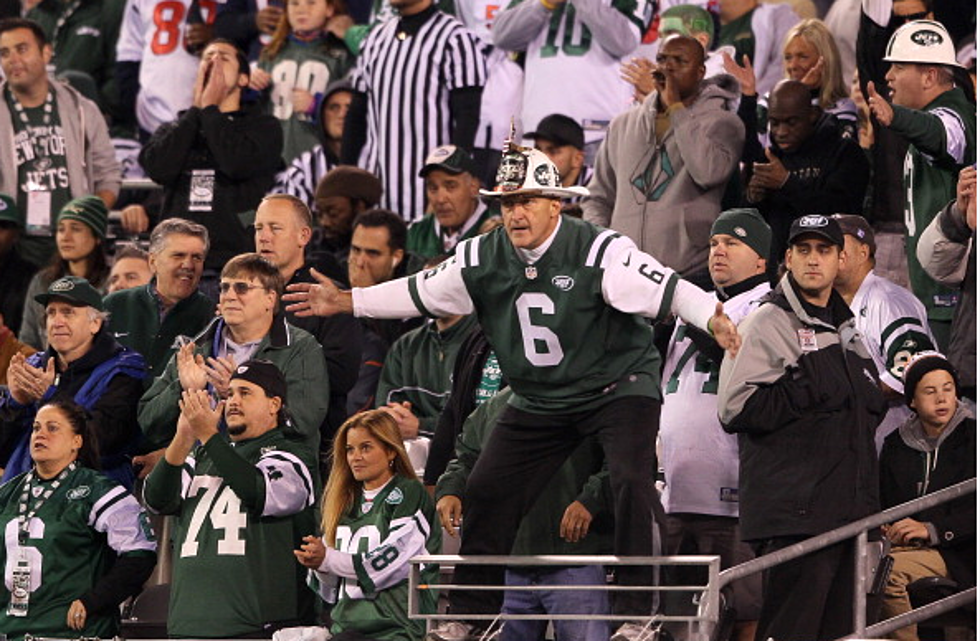 New York Jets Fans React to Tom Brady Suspension In Epic Way