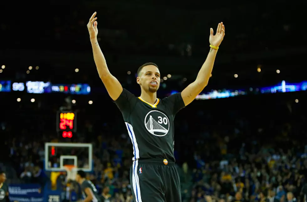 Stephen Curry is so Good That He Doesn't Need to See His Shot Go In