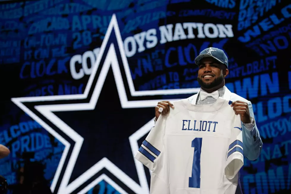 Dallas Cowboys sign Ezekiel Elliott