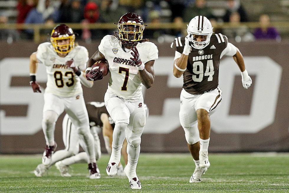 A Soggy Sun Bowl is No Problem For Central Michigan Chippewas