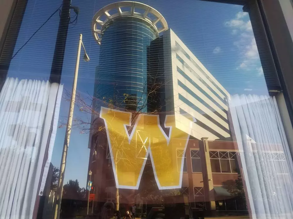 Downtown Kalamazoo Stores Fly the ‘W’ for Western Michigan University