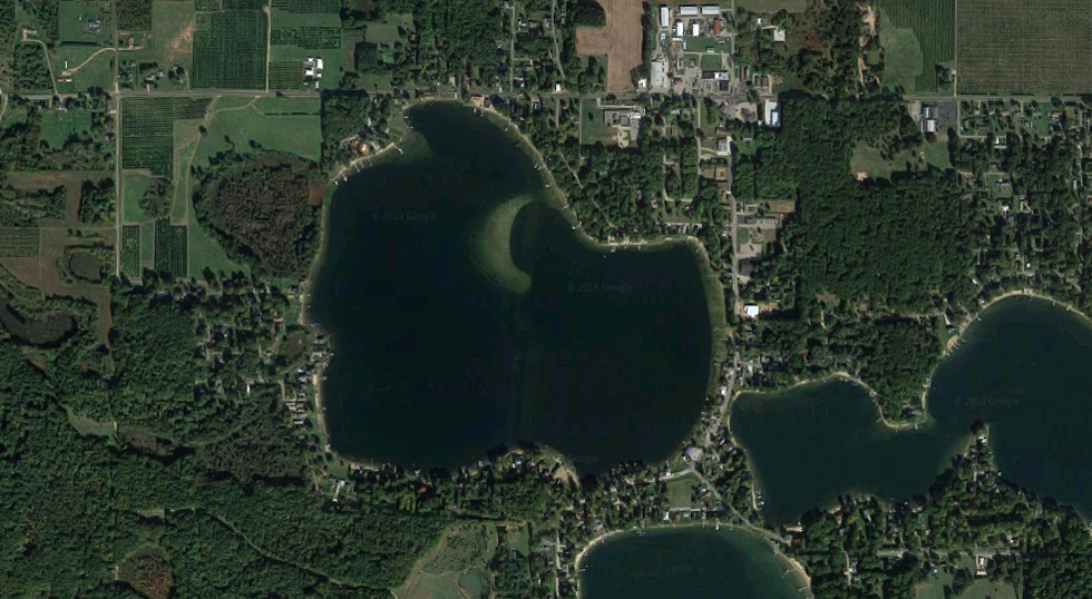 This Michigan Lake Has a Sandbar that Looks Just Like a Moon
