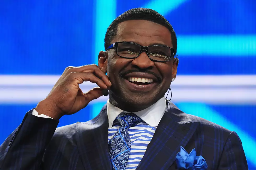 Michael Irvin Stabbed a Guy in the Neck With Scissors