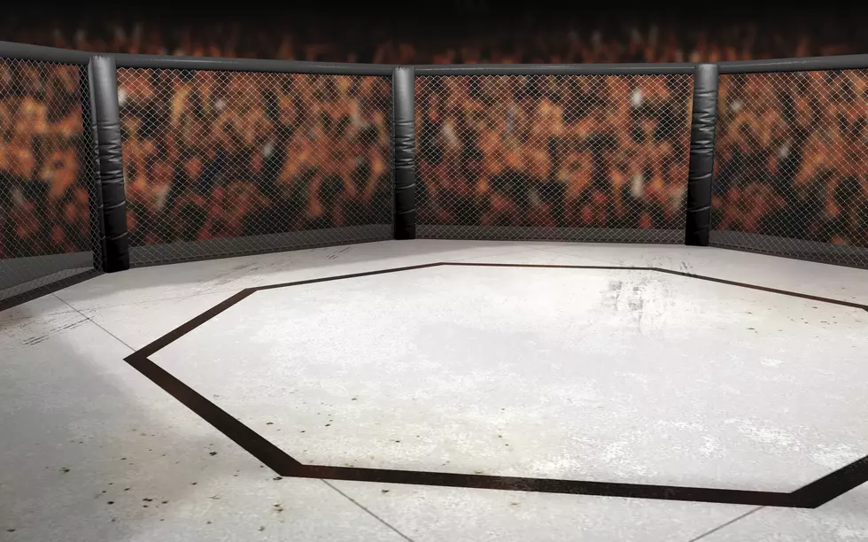 UFC Fighters Dislocates Shoulder During Celebration