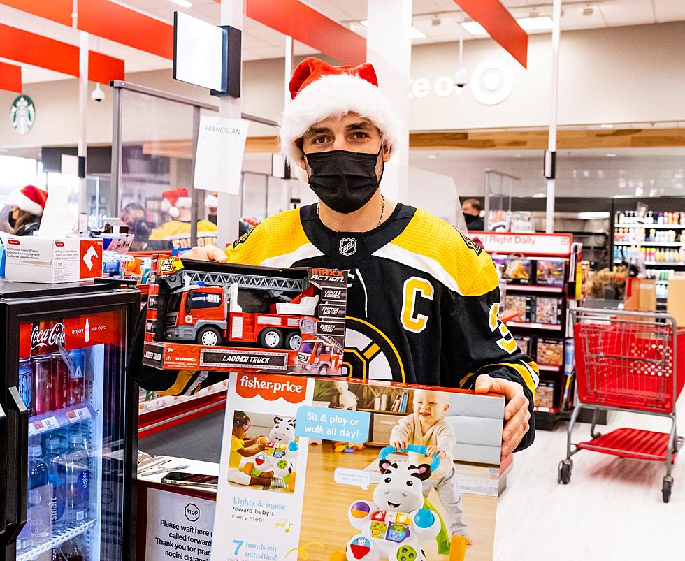 Boston Bruins Don Their Santa Hats And Holiday Shop For Sick Kids