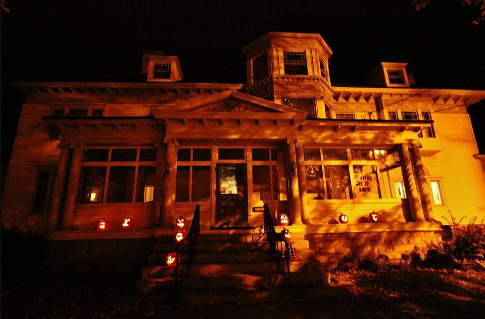 Is This The Spookiest Haunted House In the Berkshires? (Videos & Photos)