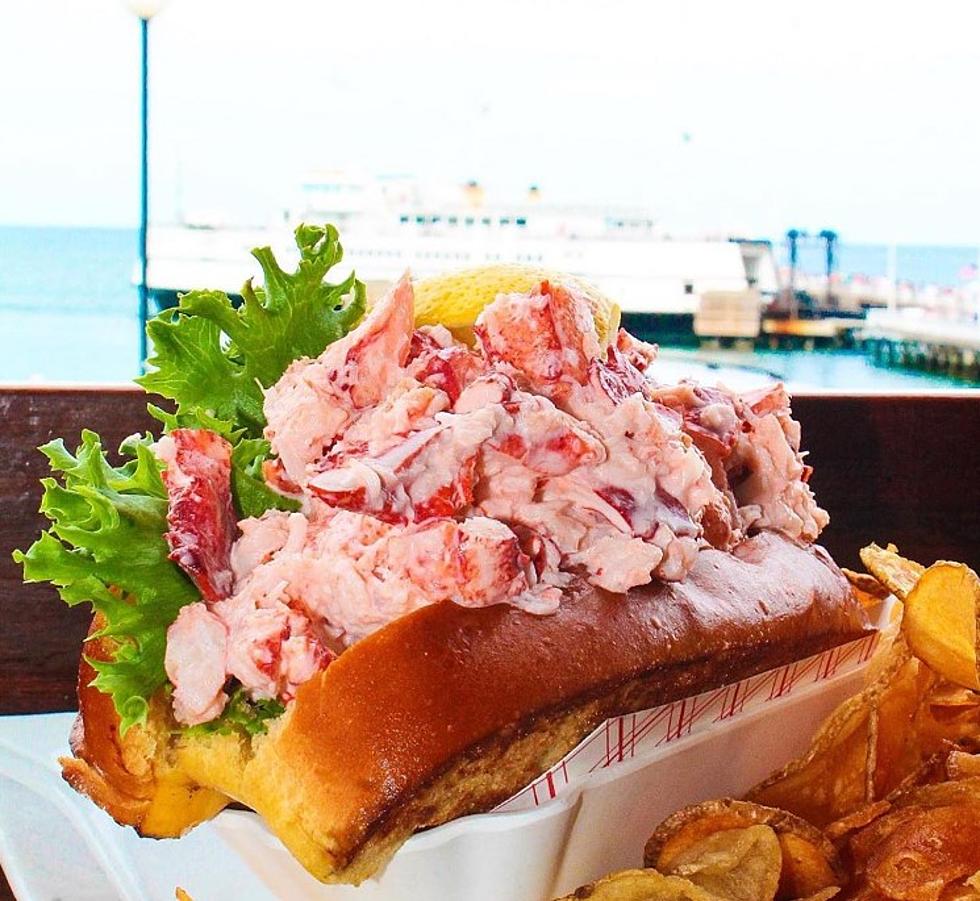 10 Best, Most Mouthwatering Lobster Rolls in Massachusetts