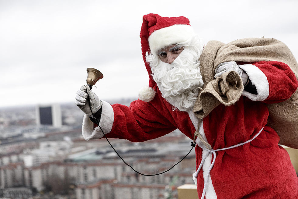 Man Arrested After Telling Kids That Santa Claus Isn’t Real