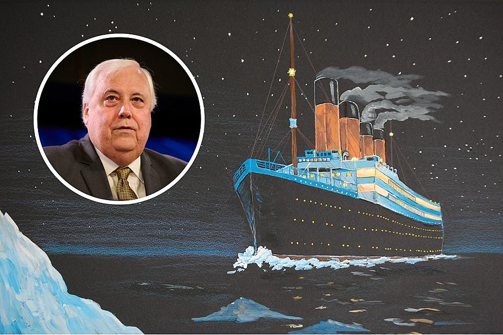 Billionaire Plans to Sail Replica Titanic from England to NY