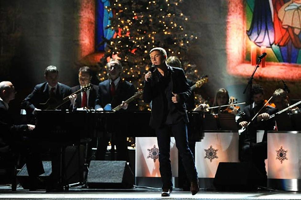 Scotty McCreery Sings George Strait’s ‘Christmas Cookies’ at School Choir Concert