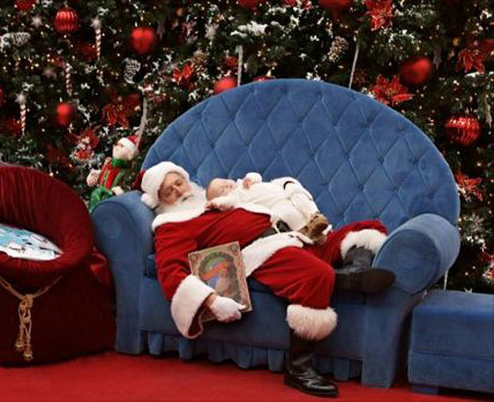 SANTA TAKES ADORABLE PHOTO WITH SLEEPING BABY IN BOISE