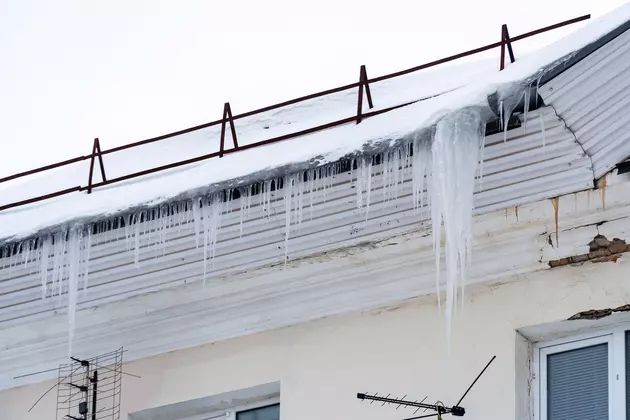 6 Reasons Everyone In Twin Falls Should Remove Icicles From Their Roof