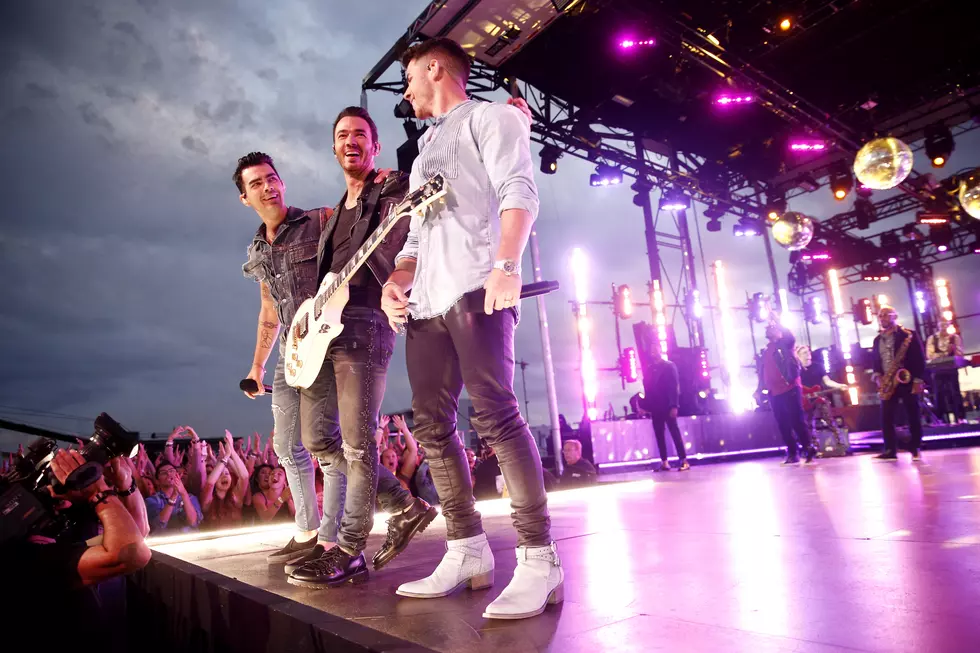 Jonas Brothers were “Glad to be Home” for Homecoming Concert Friday