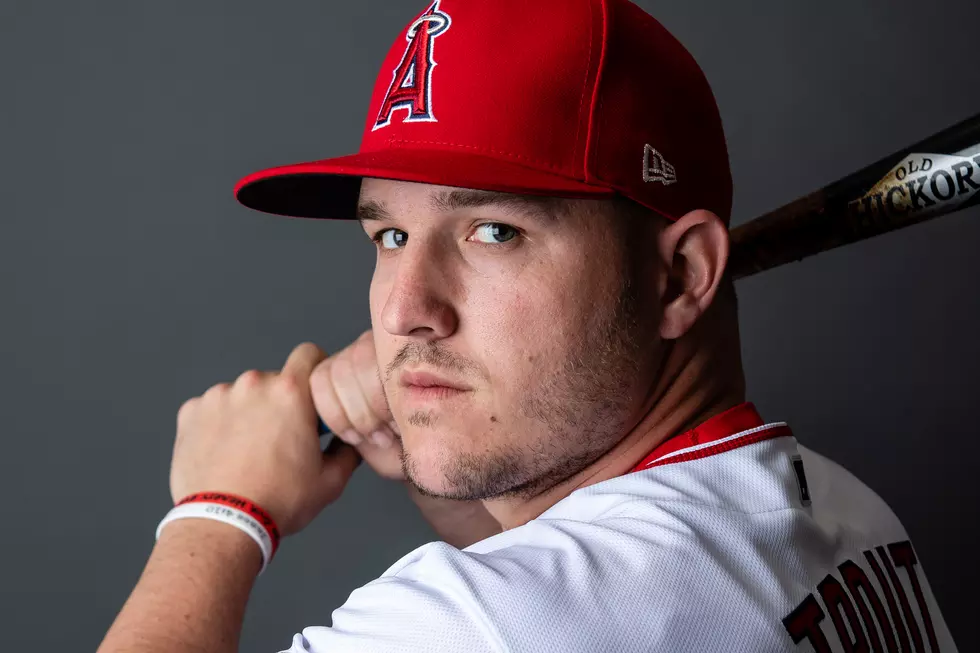 Mike Trout Buys Lunch for Essential Workers