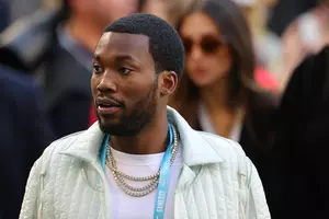 Meek Mill Plays Santa Claus and Sends Toys to Philly Families