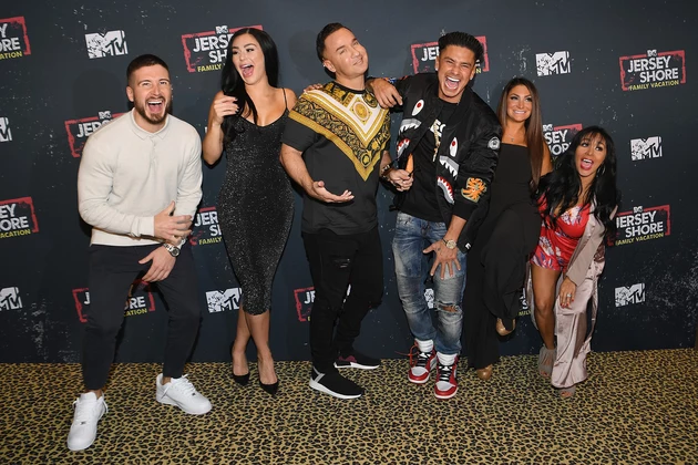 A Jersey Shore Star Got Engaged: See The Ring
