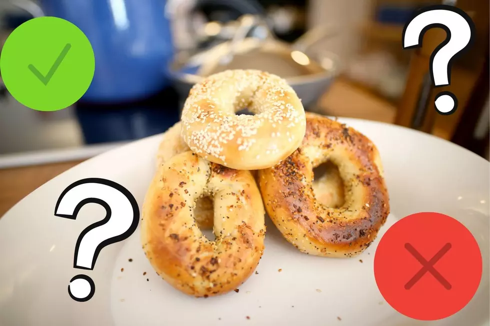 What Is The Right Way To Cut A Bagel In Half? – Vote NOW!