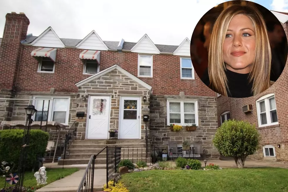 Jennifer Aniston’s Childhood Home in Delaware County, PA Just Sold & Here are the Pics!