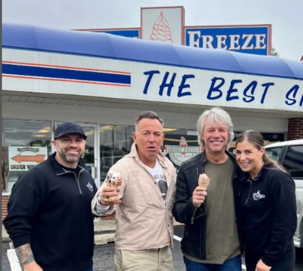 TOGETHER? Bruce & Bon Jovi Spotted at Local Ice Cream Shop