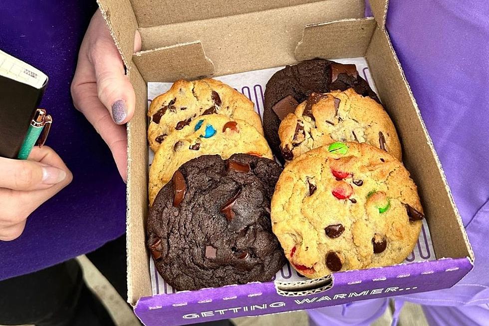 Insomnia Cookies is Offering FREE Cookies to Teachers + Nurses This Week!