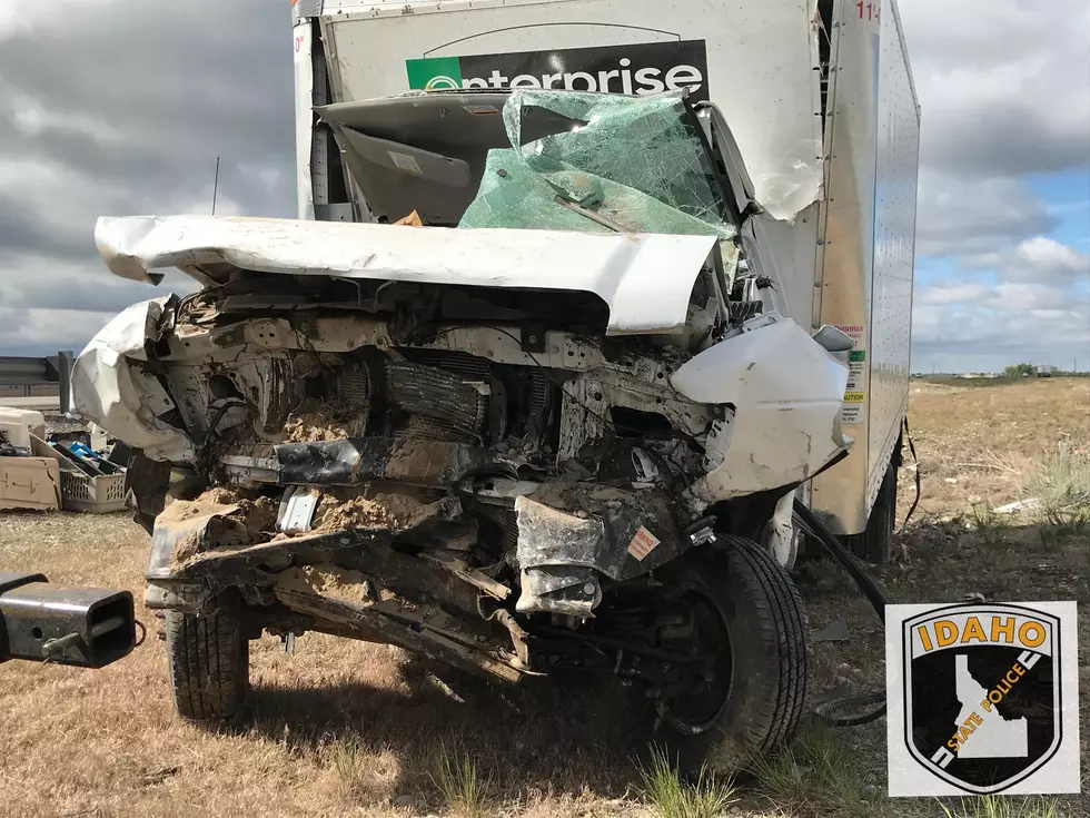 Two People From Arizona and 14 Dogs Killed in East Idaho Crash