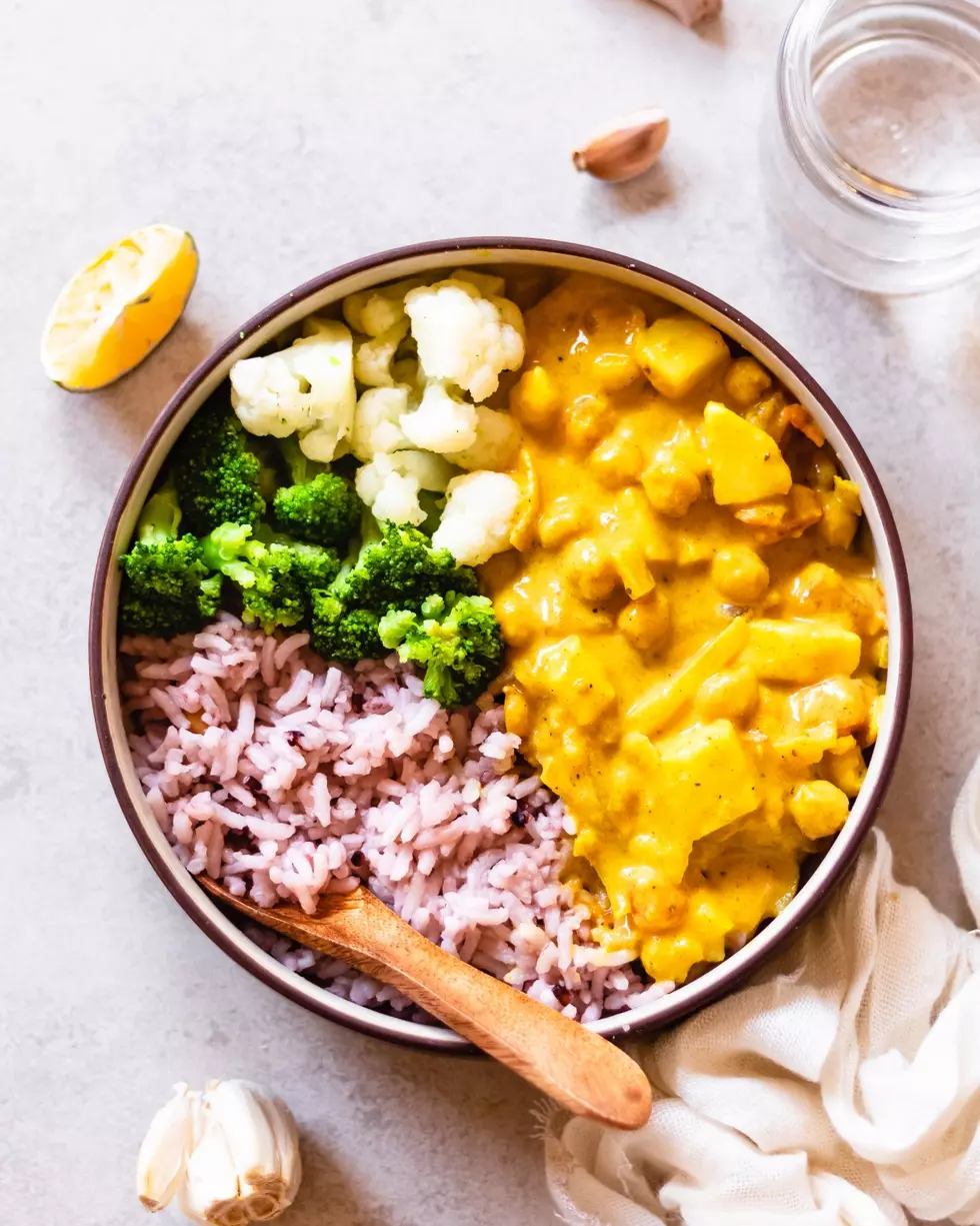Dinner is Served: The Best Creamy Potato Chickpea Curry