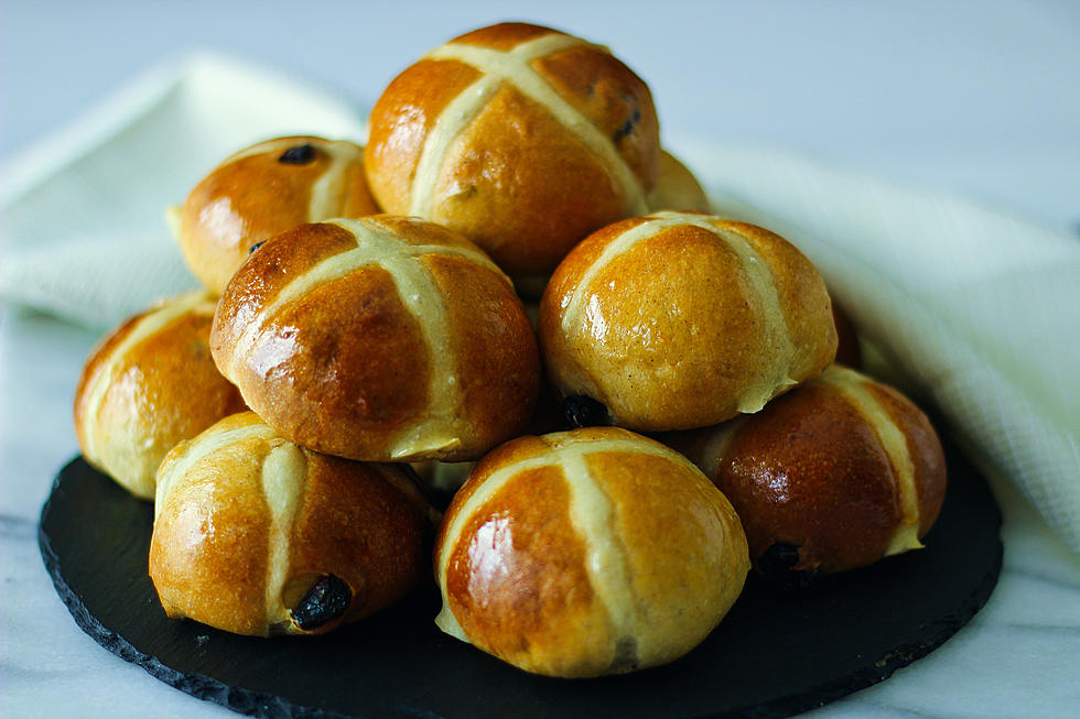 What We’re Cooking for Easter: Vegan Hot Cross Buns