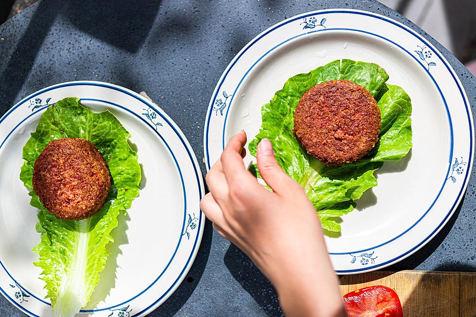 The Beet’s Plant-Based Diet Recipe: Lettuce Wrapped Veggie Burger for Lunch