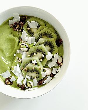 Make This Easy Coconut & Kiwi Matcha Açai Bowl Rich In Chlorophyll