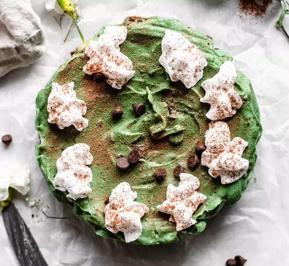 Vegan and Gluten-Free Mint Chocolate Grasshopper Pie