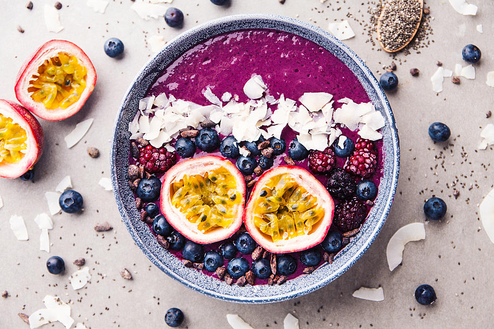 How to Make an Acai Bowl That Isn&#8217;t a Calorie Bomb, From a Nutritionist