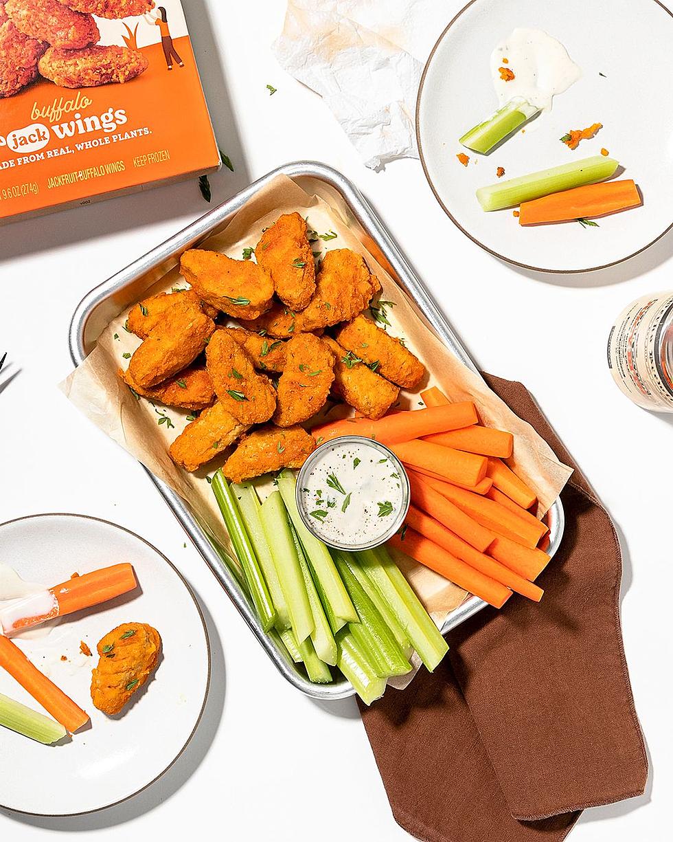 “I Tried Vegan Wings And Here’s What I Thought.” Hint: They’re <em>Delicious!</em>