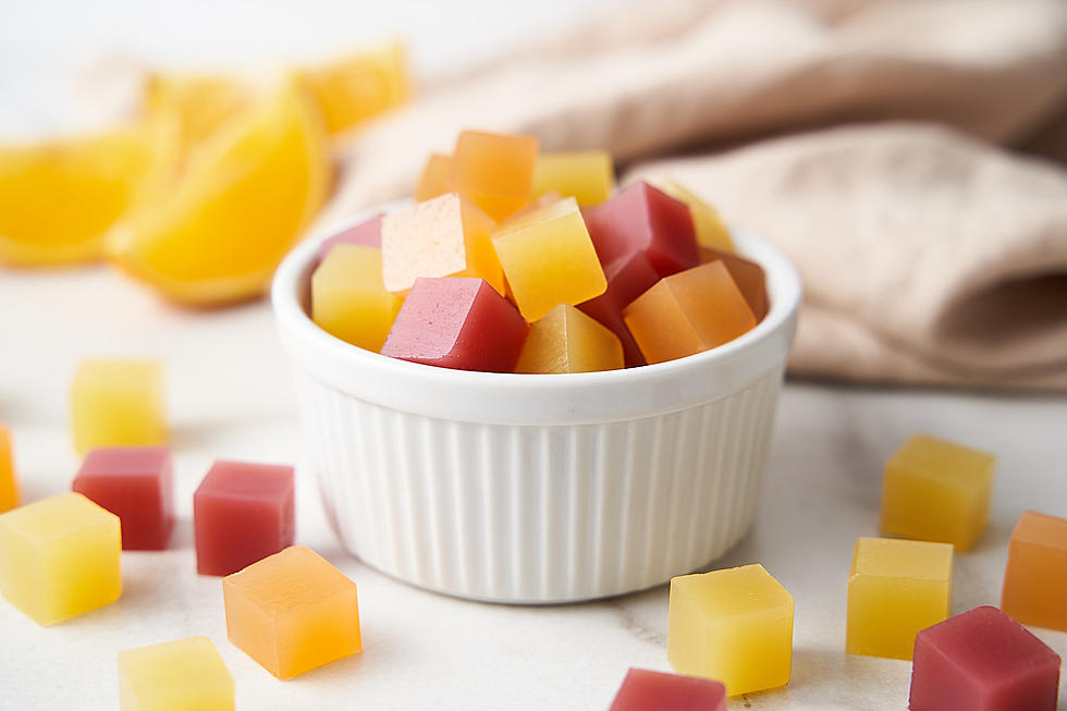 3 Ingredient All-Natural Fruit Snacks Made in Under 5 Minutes