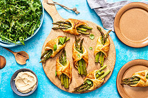 Asparagus Puff Pastry Bundles with Hummus and Vegan Cheese