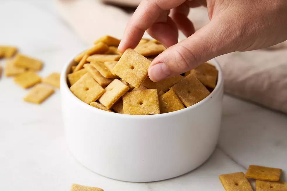 Turn Cheez-Its Into a Healthier, Dairy-Free Snack With This Easy Recipe