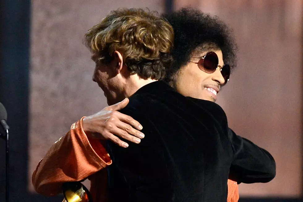 5 Years Ago: Beck Hugs Prince at the Grammys, Then Regrets It