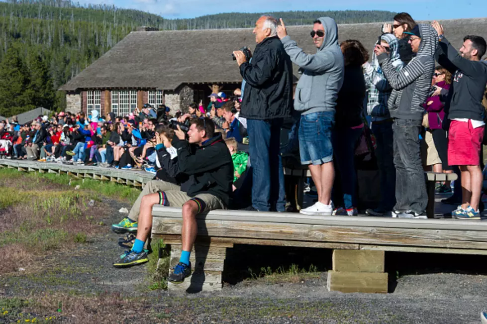Big Crowds, No Social Distancing, No Masks At Yellowstone