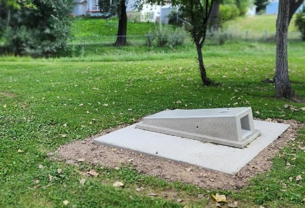 Tombstones Invite The Grieving To Play Cornhole